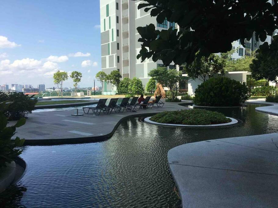 Homenest Jb City Poolview Suite By Cozy Home ジョホールバル エクステリア 写真