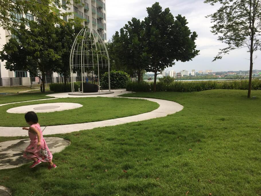 Homenest Jb City Poolview Suite By Cozy Home ジョホールバル エクステリア 写真