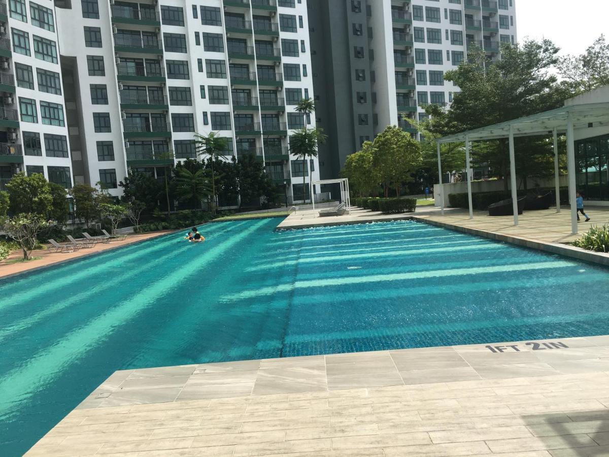 Homenest Jb City Poolview Suite By Cozy Home ジョホールバル エクステリア 写真